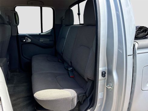 Used 2016 Nissan Frontier SV w/ SV Value Truck Package RWD image 23