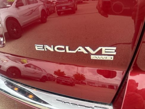Used 2017 Buick Enclave Leather AWD/4WD image 2