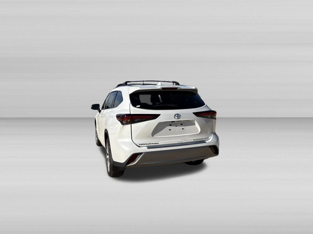 Used 2024 Toyota Highlander Platinum AWD/4WD image 7