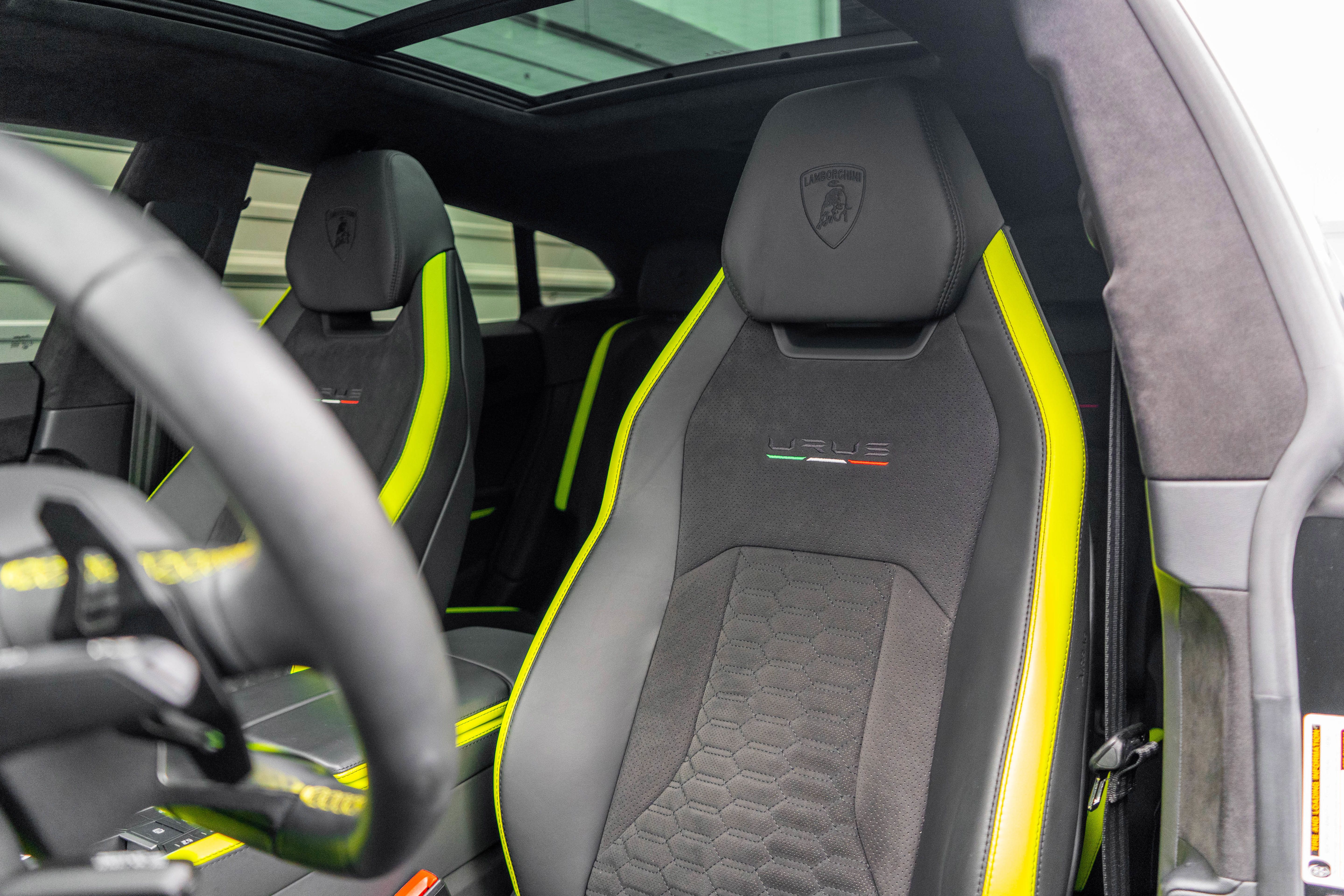 Used 2021 Lamborghini Urus AWD/4WD image 9