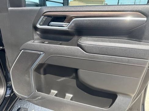 Used 2025 Chevrolet Silverado 2500 LT w/ Convenience Package AWD/4WD image 24