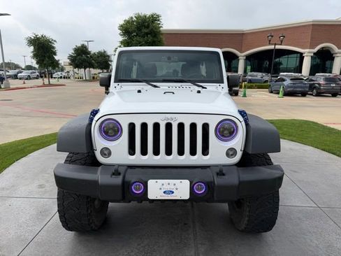 Used 2016 Jeep Wrangler Unlimited Sport AWD/4WD image 2