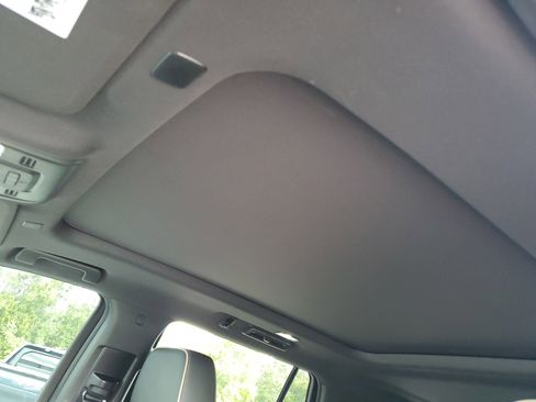 Used 2022 GMC Yukon SLT w/ SLT Premium Package image 75