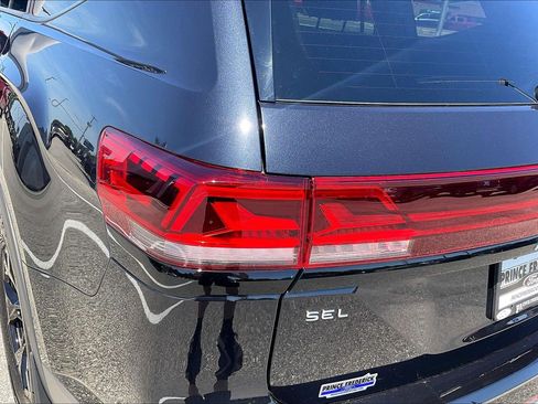 Used 2024 Volkswagen Atlas Peak Edition SEL AWD/4WD image 29