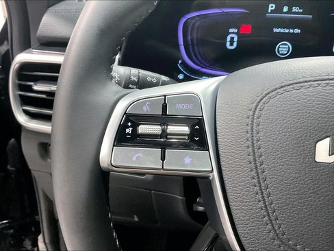 Used 2025 Kia Telluride LX FWD image 15