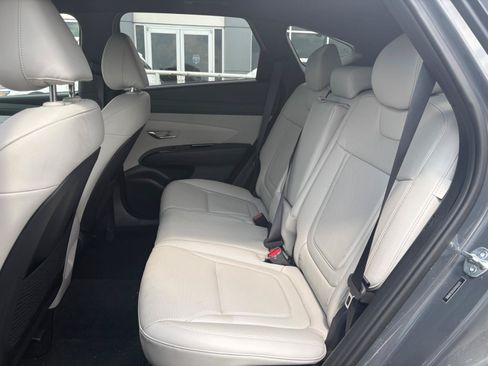 Used 2025 Hyundai Tucson Limited FWD image 18