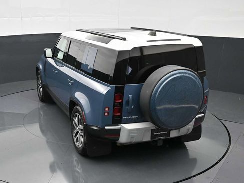 Used 2022 Land Rover Defender 110 SE AWD/4WD image 32