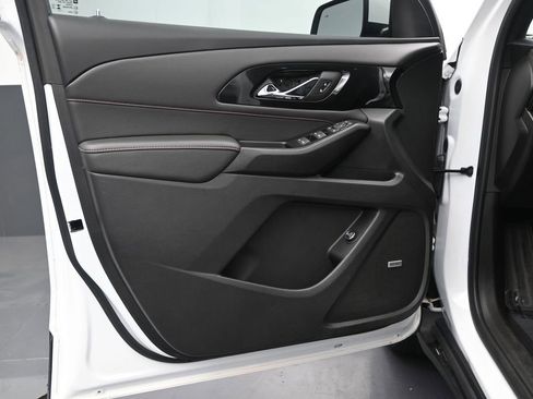 Used 2023 Chevrolet Traverse RS image 11