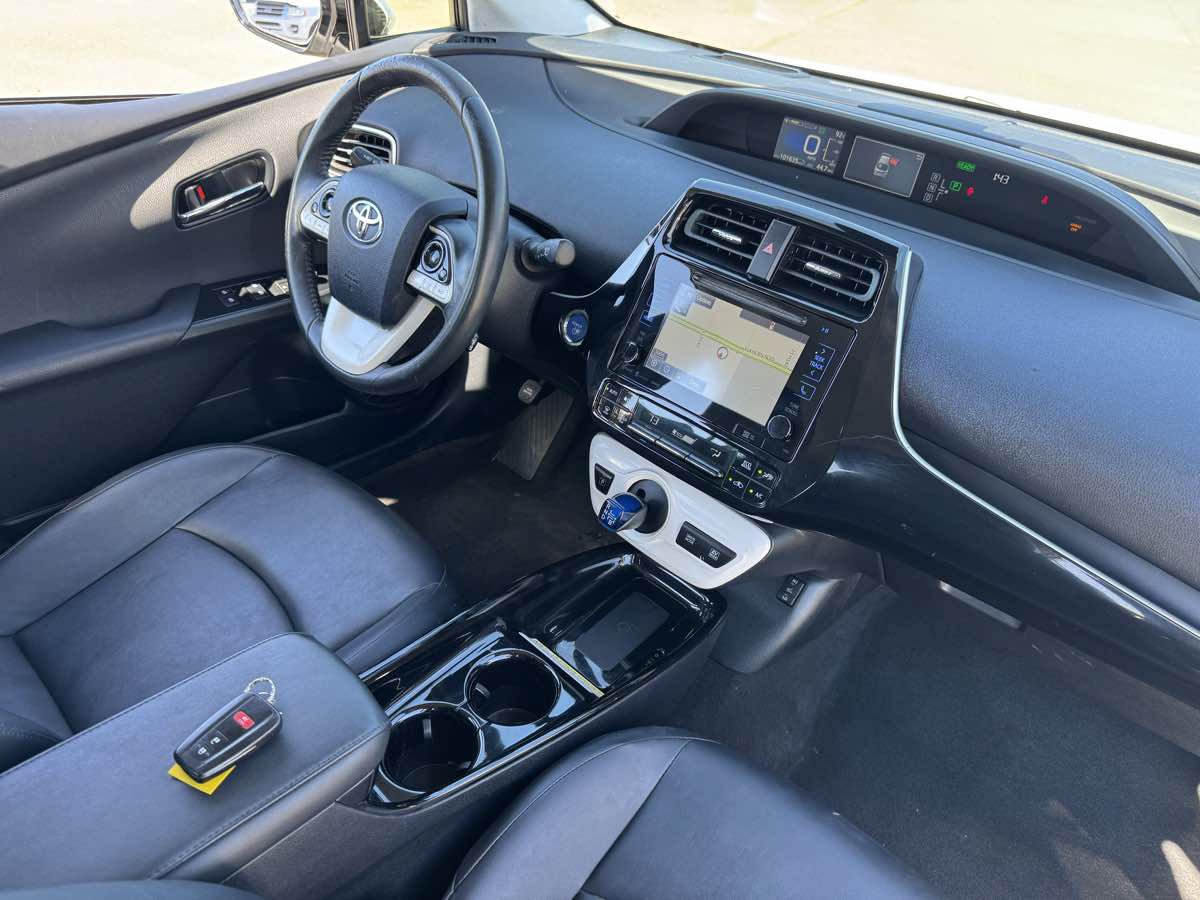 Used 2017 Toyota Prius Four w/ Advanced Technology Package FWD image 14