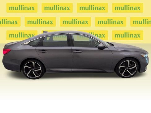 Used 2018 Honda Accord Sport image 2
