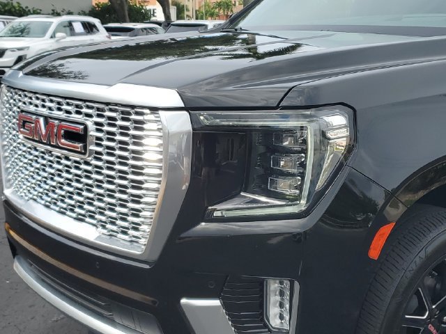 Used 2023 GMC Yukon Denali w/ Denali Reserve Package AWD/4WD image 10