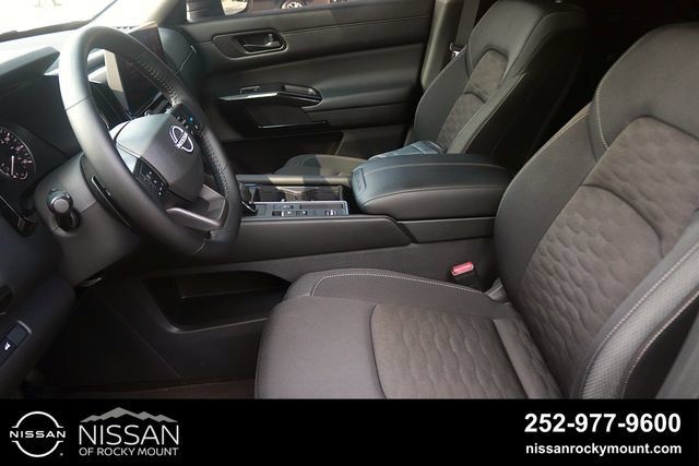 Certified 2026 Nissan Pathfinder SV FWD image 12
