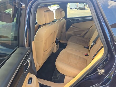 Used 2017 Porsche Macan AWD/4WD image 5