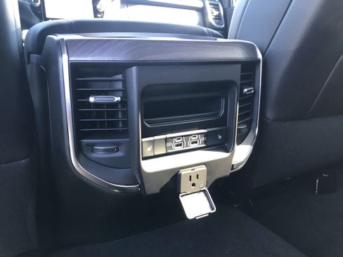 New 2025 RAM 2500 Laramie AWD/4WD image 21
