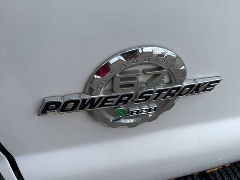 Used 2015 Ford F550 4x4 Crew Cab Super Duty image 7