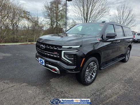Used 2025 Chevrolet Suburban Z71 AWD/4WD image 1