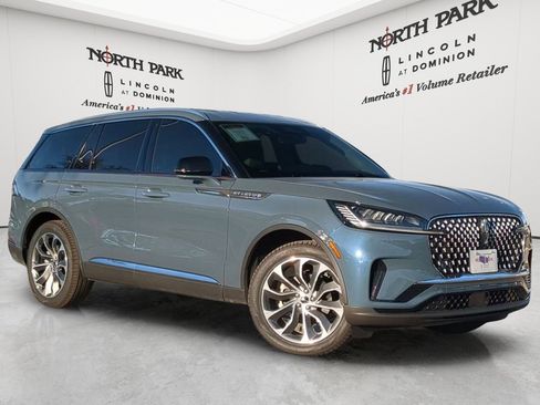 New 2026 Lincoln Aviator AWD image 1