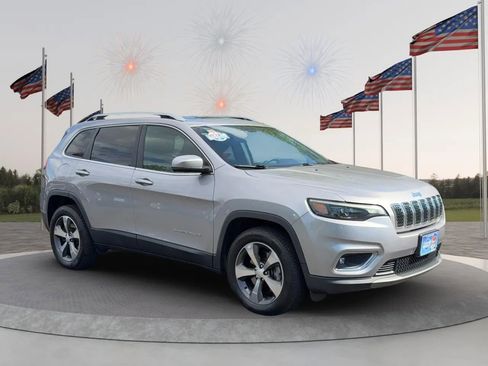 Used 2019 Jeep Cherokee Limited AWD/4WD image 9