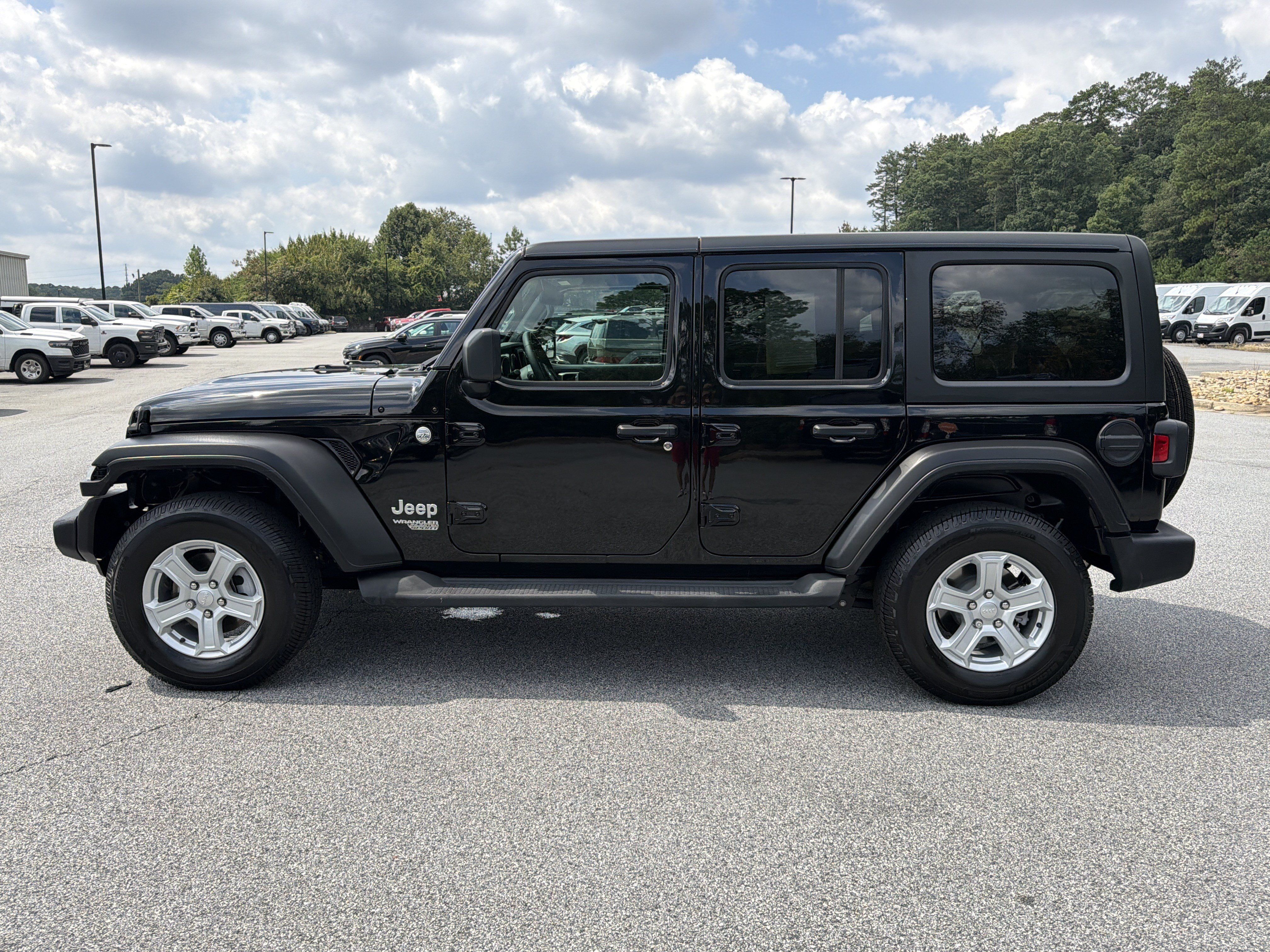 Used 2019 Jeep Wrangler Unlimited Sport S AWD/4WD image 4