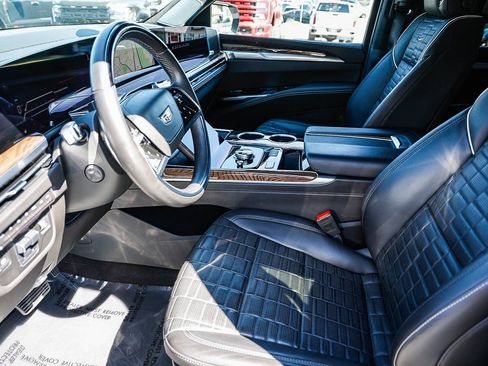 Used 2025 Cadillac Escalade Sport Platinum AWD/4WD image 20