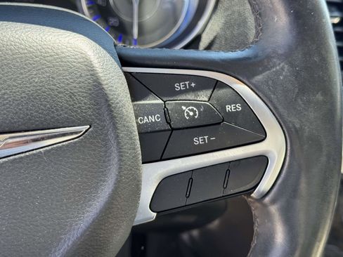 Used 2016 Chrysler 300 C AWD/4WD image 20