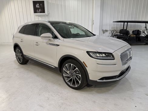 Used 2022 Lincoln Nautilus Reserve w/ Equipment Group 201A image 7