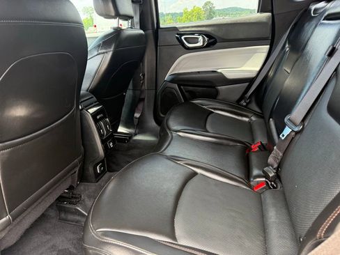 Used 2023 Jeep Compass Limited AWD/4WD image 16