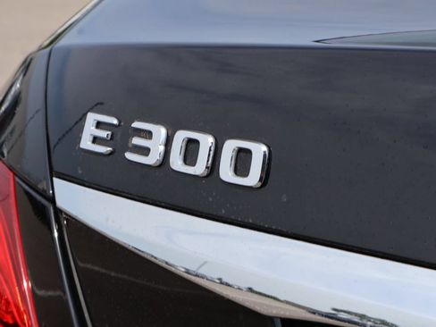 Used 2019 Mercedes-Benz E 300 4MATIC image 8