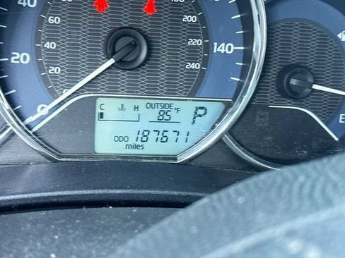 Used 2016 Toyota Corolla LE FWD image 14