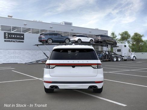 New 2026 Lincoln Aviator AWD w/ Jet Appearance Package image 5