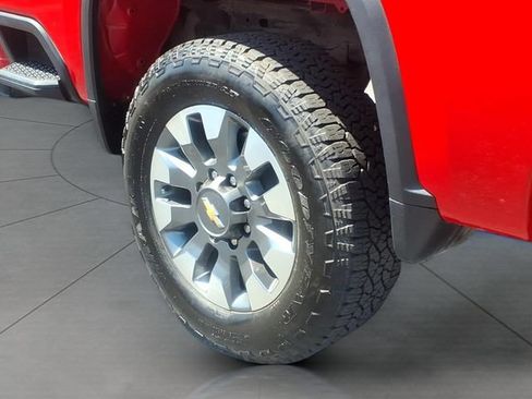 Used 2024 Chevrolet Silverado 2500 Custom w/ Custom Convenience Package AWD/4WD image 12
