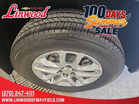 Used 2023 Chevrolet Traverse LS FWD image 7