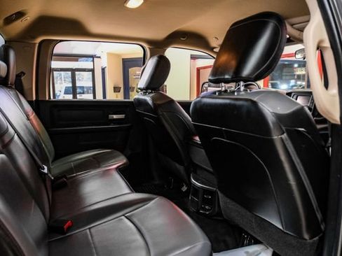 Used 2019 RAM 2500 Tradesman w/ Chrome Appearance Group image 33