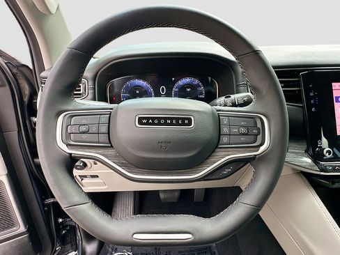 Used 2022 Jeep Wagoneer Series II w/ Convenience Group I image 11