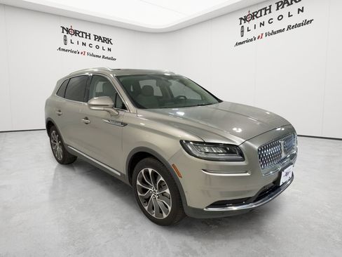 Used 2023 Lincoln Nautilus Reserve w/ Equipment Group 201A AWD/4WD image 7