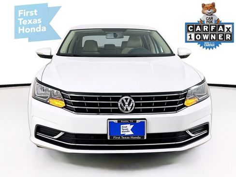 Used 2017 Volkswagen Passat 1.8T S image 2