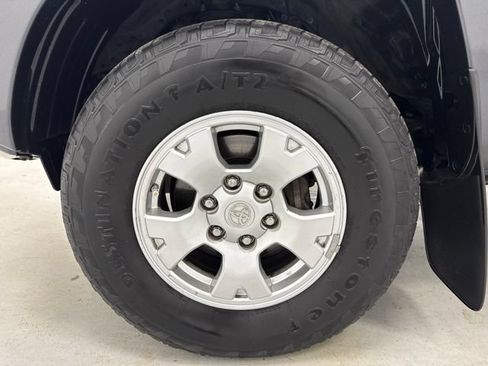 Used 2015 Toyota Tacoma 4x4 Double Cab w/ SR5 Package image 34