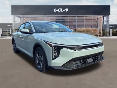 New 2025 Kia K4 LXS