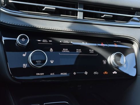 Used 2026 INFINITI QX60 Autograph w/ Dark Cargo Package image 24