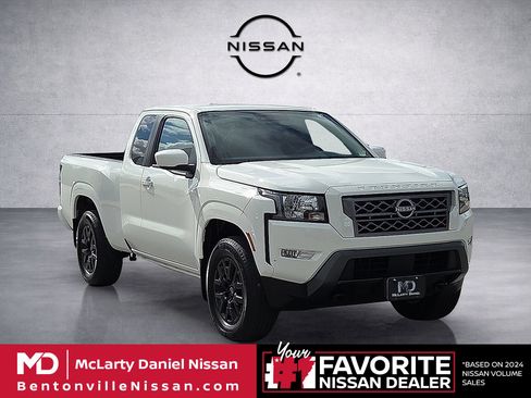 Used 2024 Nissan Frontier SV w/ SV Convenience Package AWD/4WD image 1