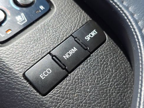 Used 2014 Toyota Avalon Limited FWD image 31