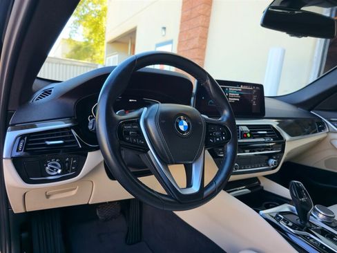 Used 2021 BMW 530e RWD image 17