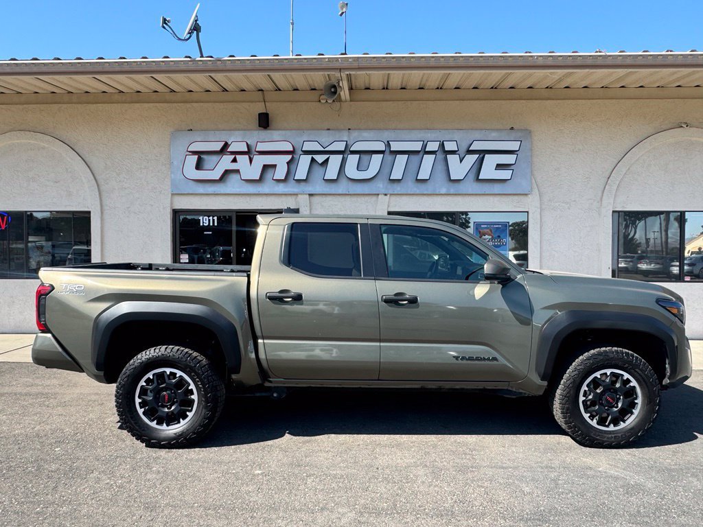 Used 2024 Toyota Tacoma TRD Off-Road AWD/4WD image 3