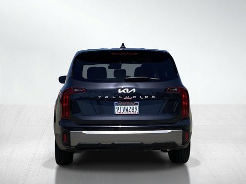 Used 2025 Kia Telluride LX FWD image 4
