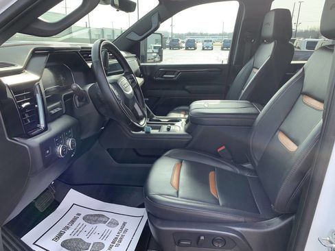 Used 2025 GMC Sierra 3500 AT4 w/ AT4 Premium Plus Package image 12