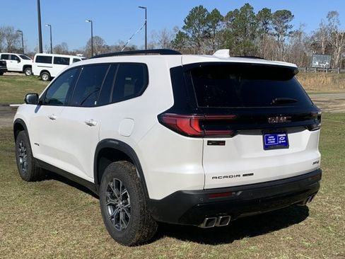 Used 2024 GMC Acadia AT4 image 4
