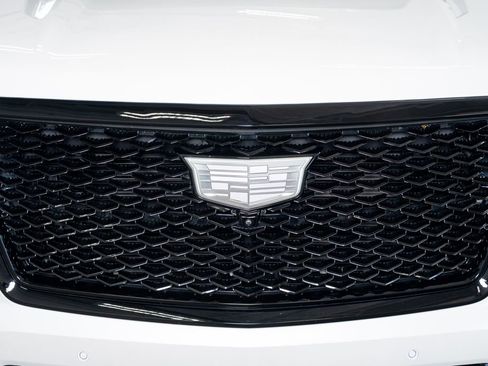 Used 2025 Cadillac Escalade ESV Sport w/ LPO, ONYX Package AWD/4WD image 16