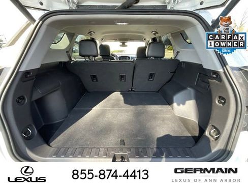 Used 2024 GMC Terrain SLT FWD image 21
