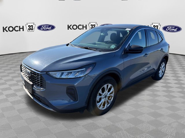 Used 2023 Ford Escape Active w/ Tech Pack #1 AWD/4WD image 3