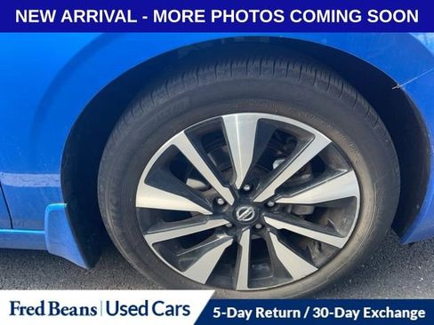 Used 2023 Nissan Sentra SV w/ SV Premium Package image 14